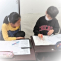 学年が違う二人が教え合う授業